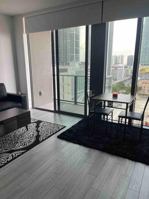 Appartamento Vibrant Studio Downtown
