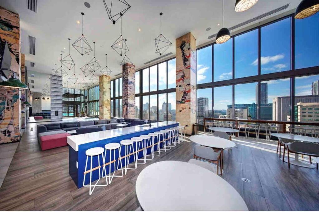 Vibrant Studio Downtown Appartamento *
